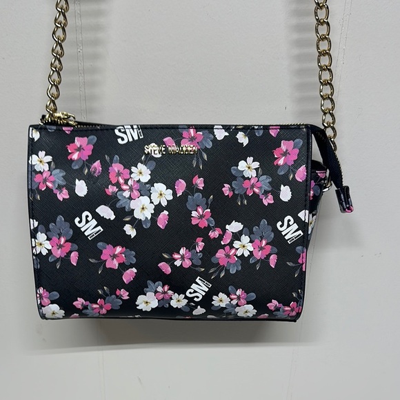 Steve Madden Handbags - Steve Madden Black and Pink Floral Crossbody Bag